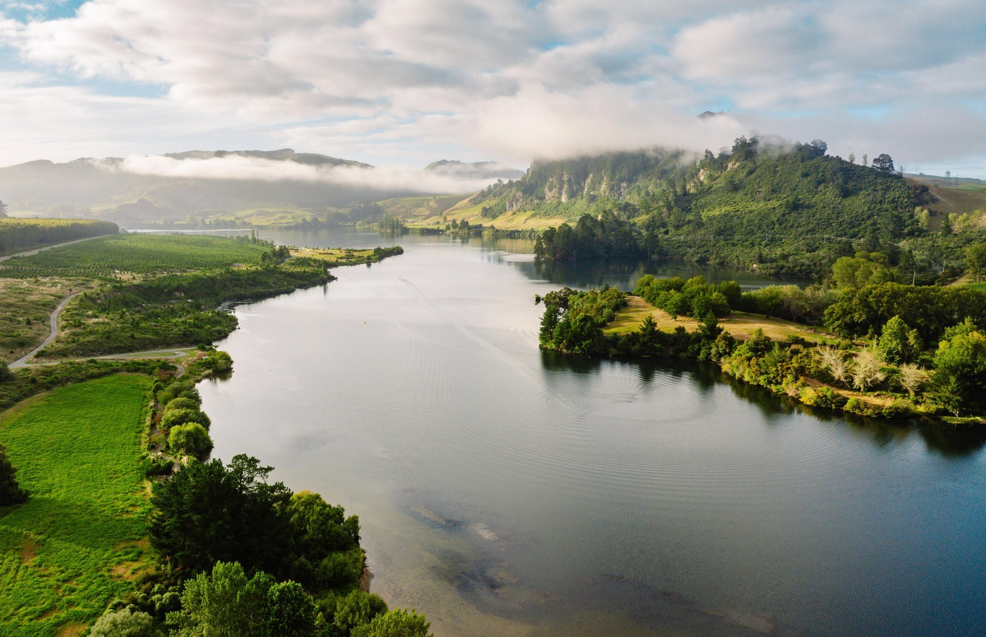 Supervolcanics-Lake-maraetai-mangakino-robinson