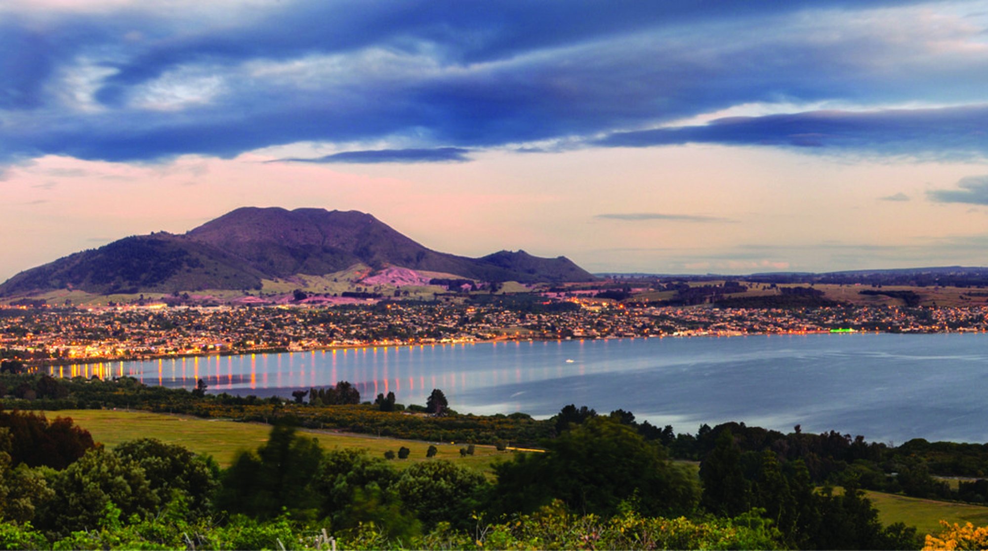 2504_img_taupo_town_tauhara_scenic_township_sunset_lights_lake_large_2580x1440