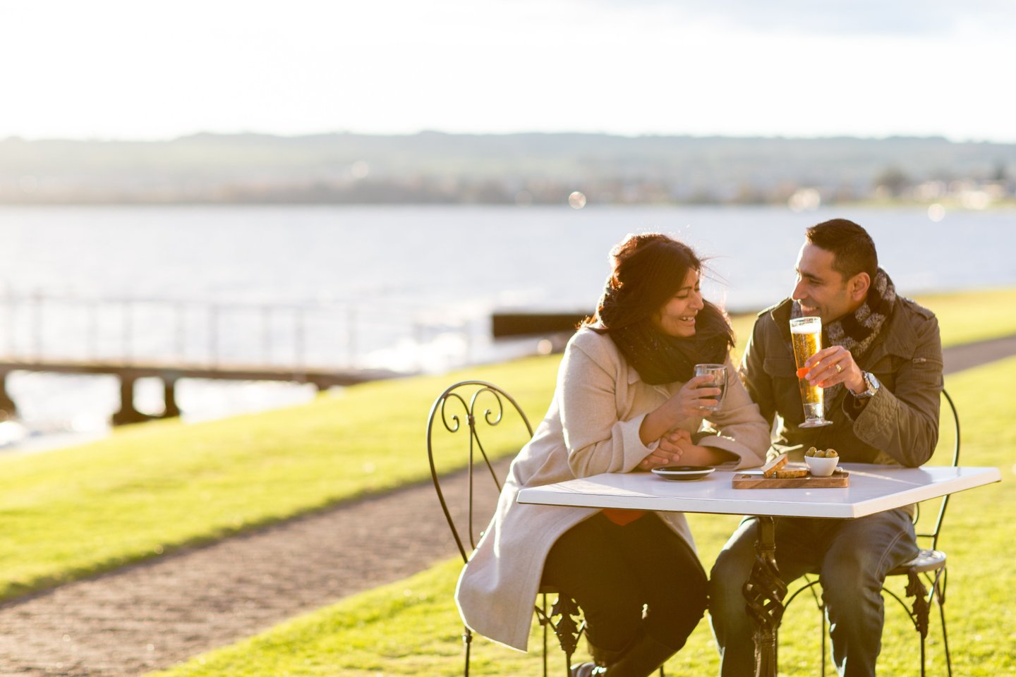 2506_taupo_manuels_couple_sharing