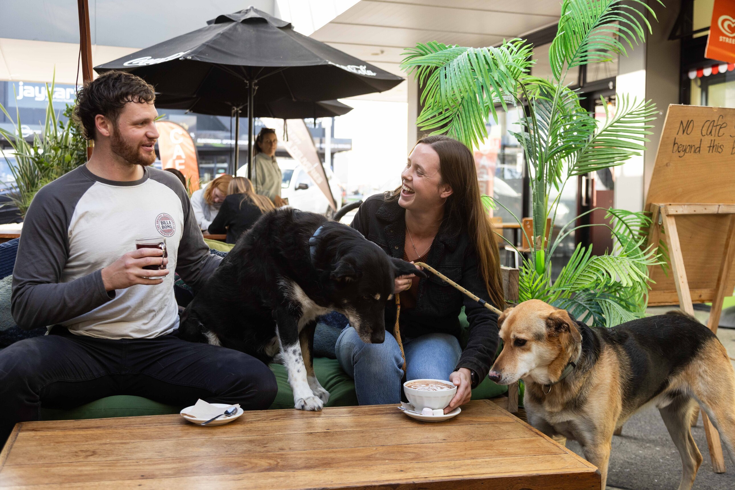 Welcome-Campaign-Cosy-corner-food-cafe-dog-coffee-couple-April-2025-37 (27)