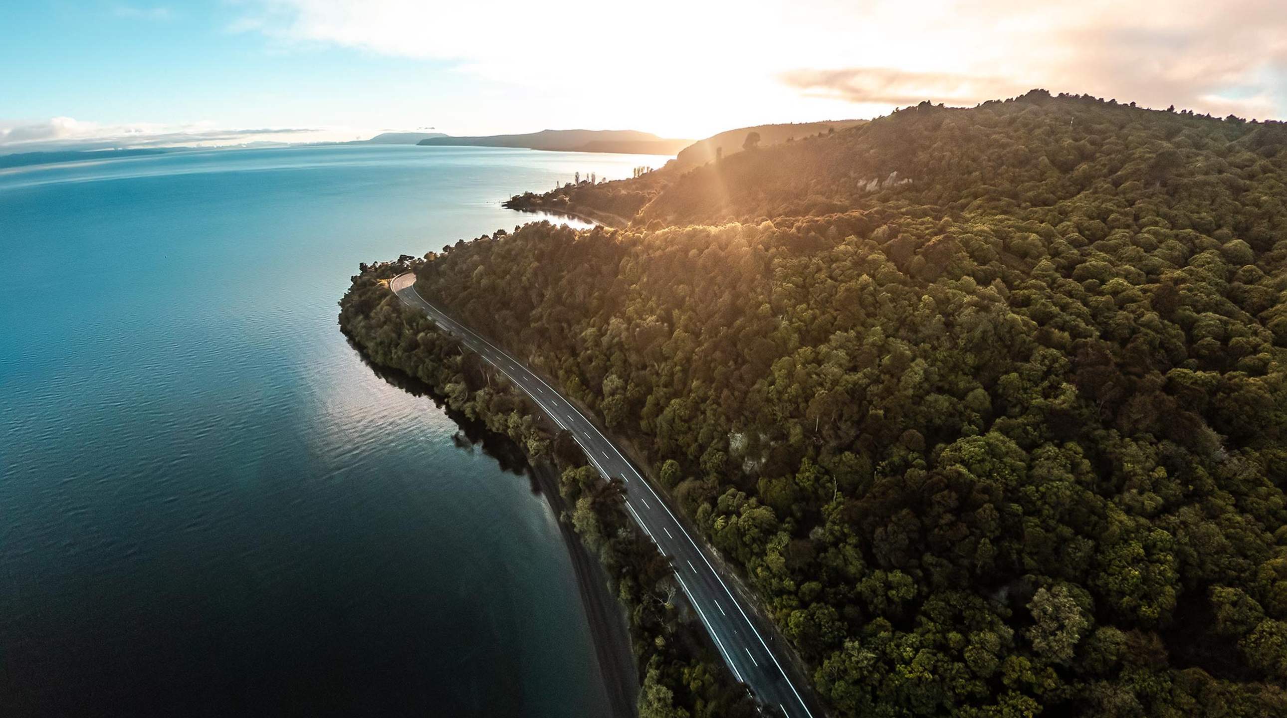 Sunrise over the lake at Bully Point, Tūrangi