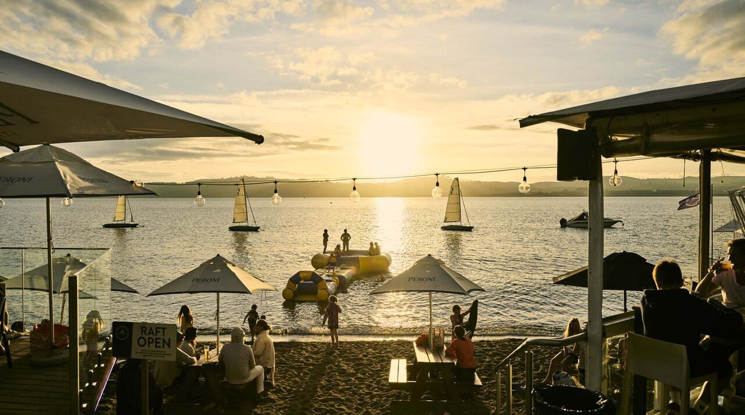 2505_img_taupo_town_two_mile_sailing_club_club_eat_drink_outside_seating_lake_views_music_todd_eyre_sunset_family_freindly_dog_large_2580x1440