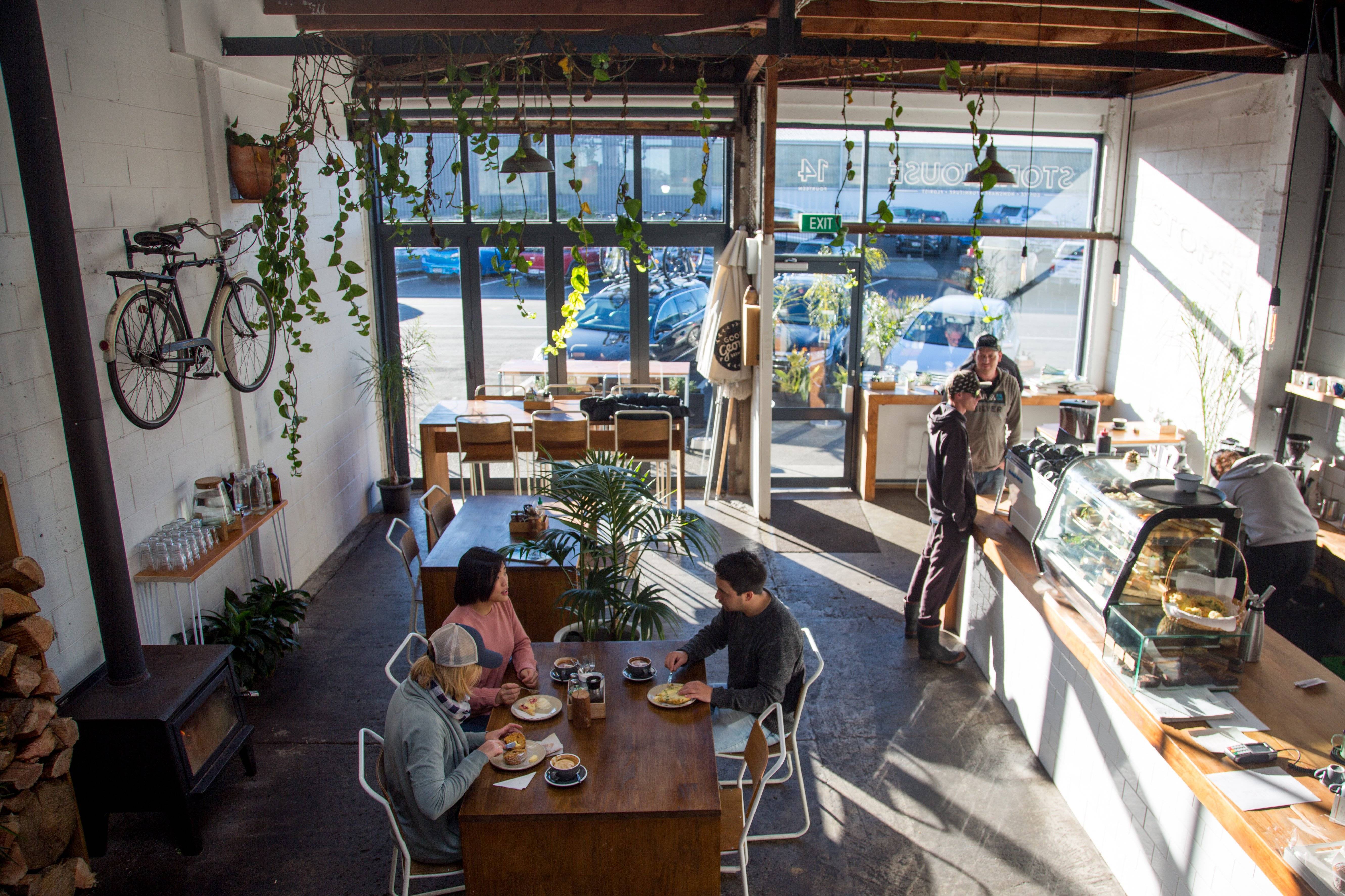 2504_img_taupo_town_storehouse_eat_drink_family_friendly_cafe_resturant_coofee_dog_friendly