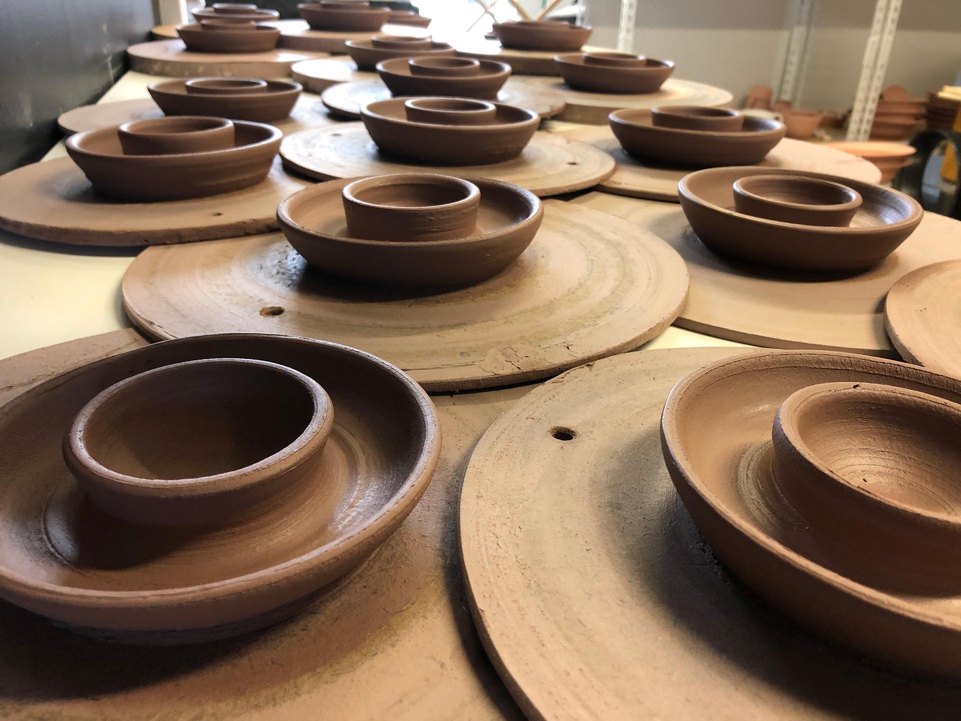 2504_img_taupo_townquirky_pottery_art_culture_handmade_production_pieces