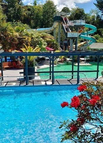 2506_taupo_town_debretts_slide_family