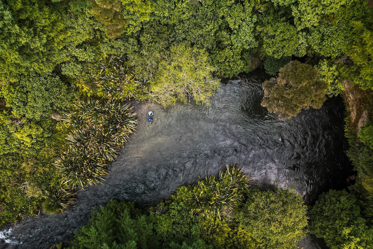 Adventure fishing on the Tongariro River: raft fishing